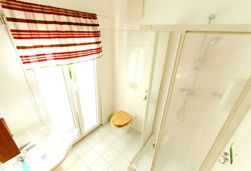 스탠다드 룸, Zur Steirerstub'n