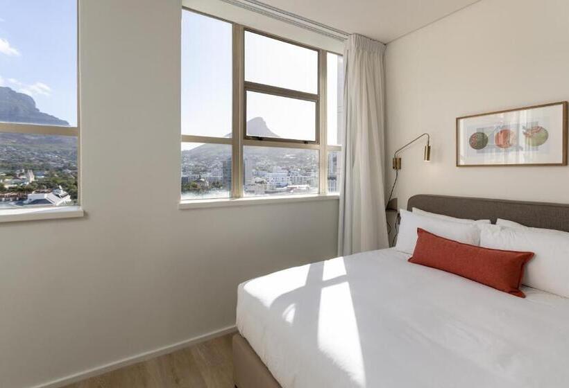 דירת חדר דלוקס, Adderley Gardens