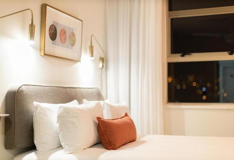 דירת חדר דלוקס, Adderley Gardens