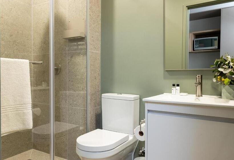 דירה בת חדר שינה 1 עם מרפסת, Adderley Gardens