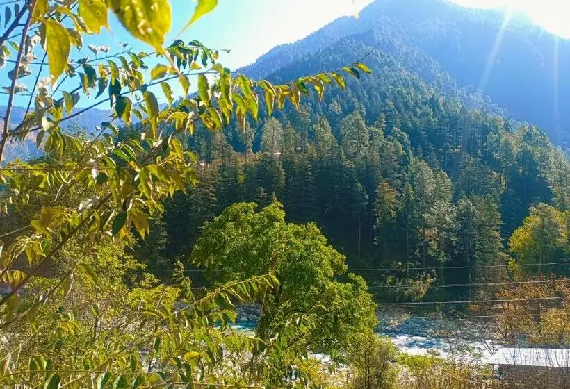 キングサイズベッドのデラックスルーム, Apple Garden Katagla Kasol