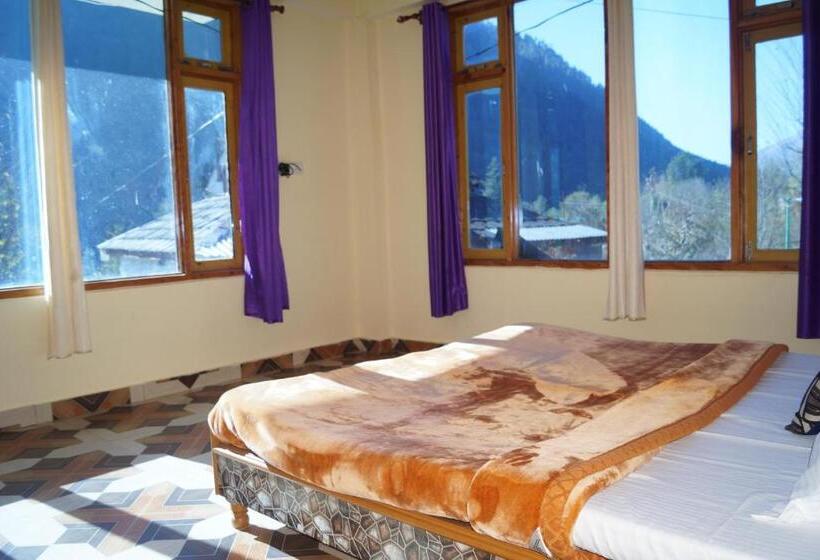 اتاق اکونومی, Apple Garden Katagla Kasol