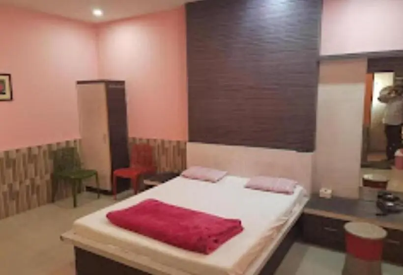 Deluxe Yhden Hengen Huone, Bhaktavatsal Tuljapur