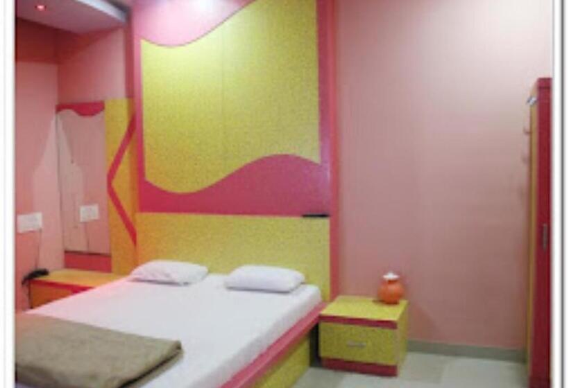 싱글 디럭스 룸, Bhaktavatsal Tuljapur