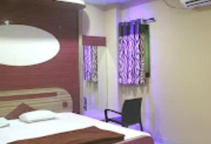 Deluxe-huone, Bhaktavatsal Tuljapur