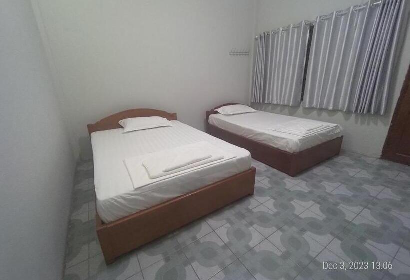 חדר משפחתי, Rhythm Bollywood Guesthouse