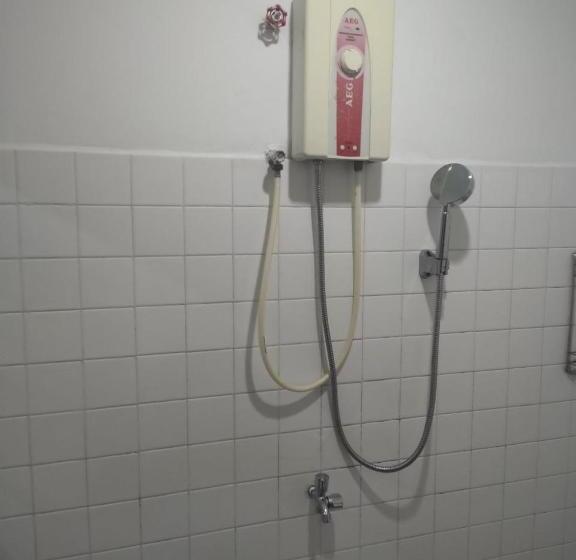 חדר משפחתי, Rhythm Bollywood Guesthouse