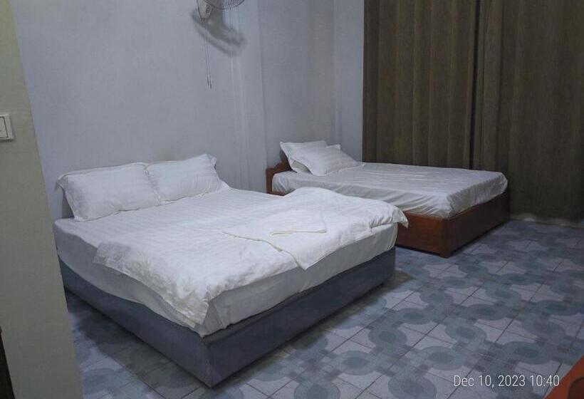 חדר משפחתי, Rhythm Bollywood Guesthouse