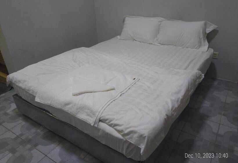 חדר משפחתי, Rhythm Bollywood Guesthouse