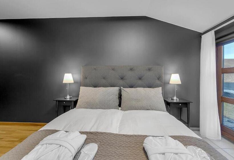 اتاق سوپریور با چشم‌انداز کوهستان, Tindasel Lodge