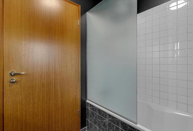 اتاق سوپریور با چشمانداز کوهستان, Tindasel Lodge