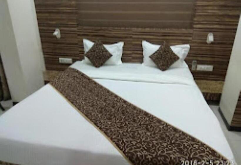 Номер Deluxe, New Regal Palace Jalgaon