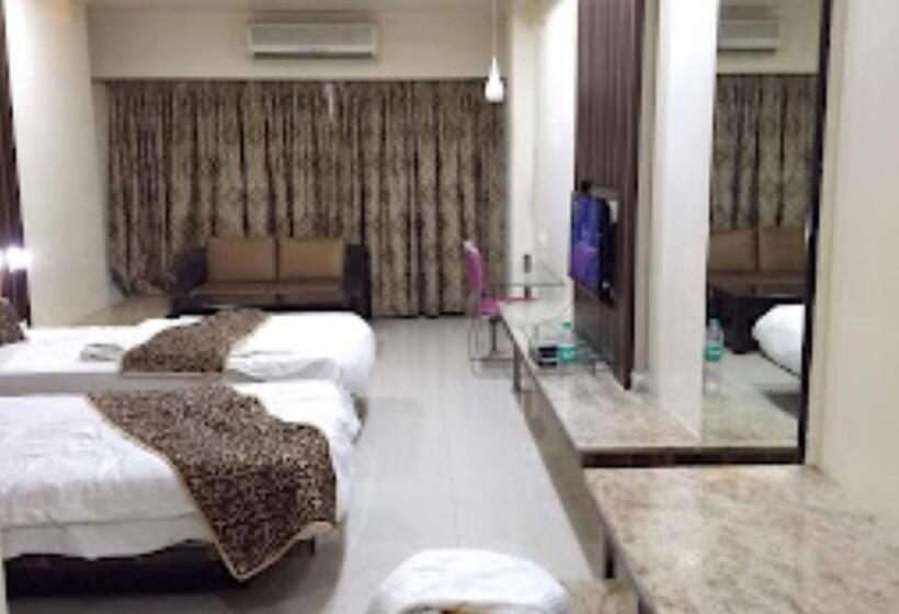 Номер Deluxe Кровать Кинг, New Regal Palace Jalgaon