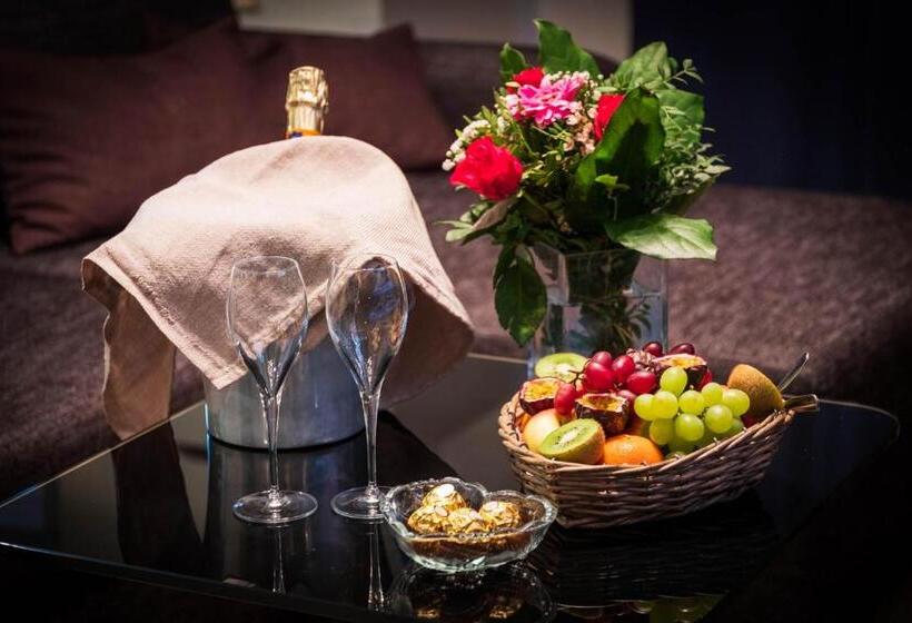 סוויטה נוף לבריכה, Norrfällsvikens Rum & Kök