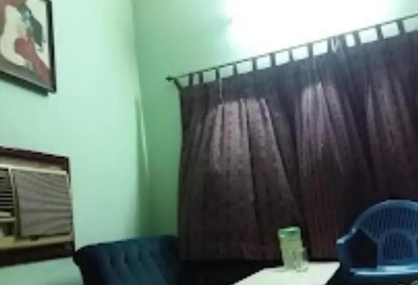 Standardzimmer, Solan Rourkela