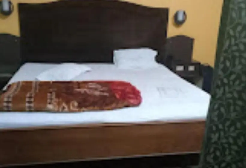 Standardzimmer, Solan Rourkela