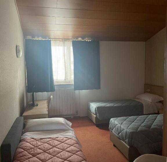 חדר סטנדרט לשלושה, Tarvis