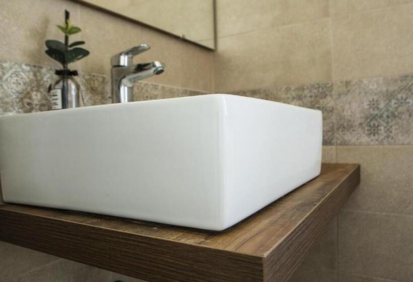 חדר סטנדרט לארבעה, Tenute Donna Franca