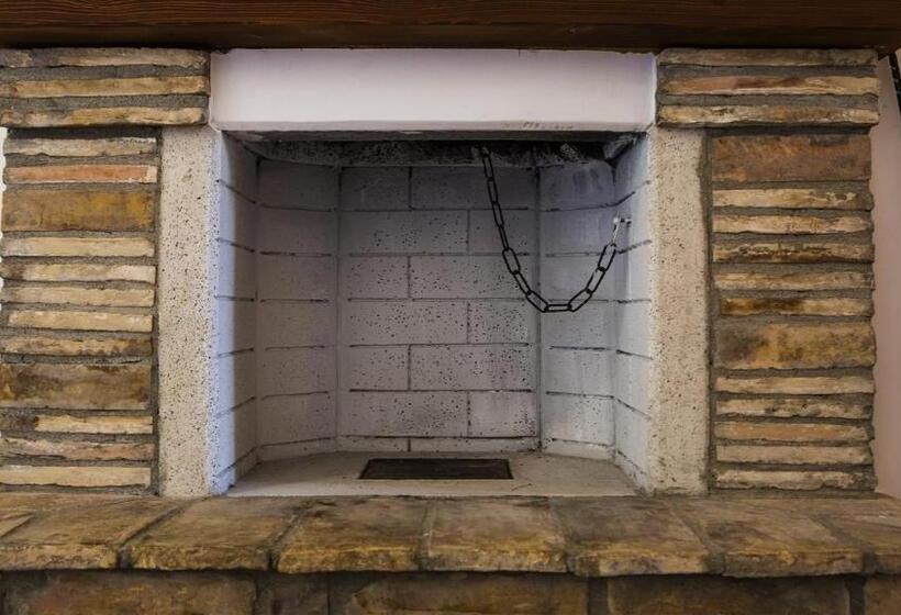 חדר סטנדרט לשלושה עם חדר אמבטיה משוף, Tenute Donna Franca