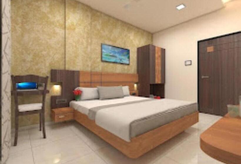 Quarto Deluxe Cama King, Vardan Residency, Ratnagiri