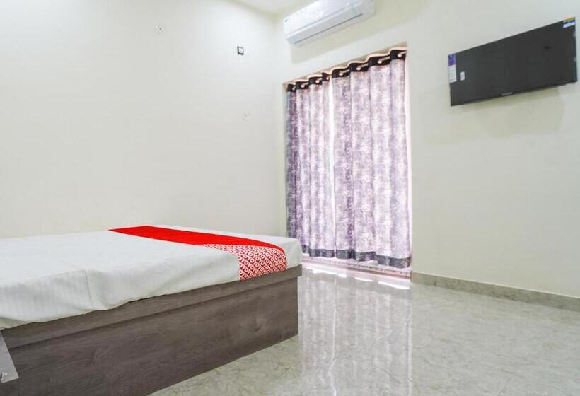 Трехместный Номер Классика, Oyo Hotel Diamond Plaza
