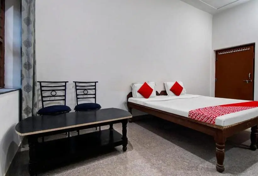 Classic Kolmen Hengen Huone, Oyo Hotel Vishal