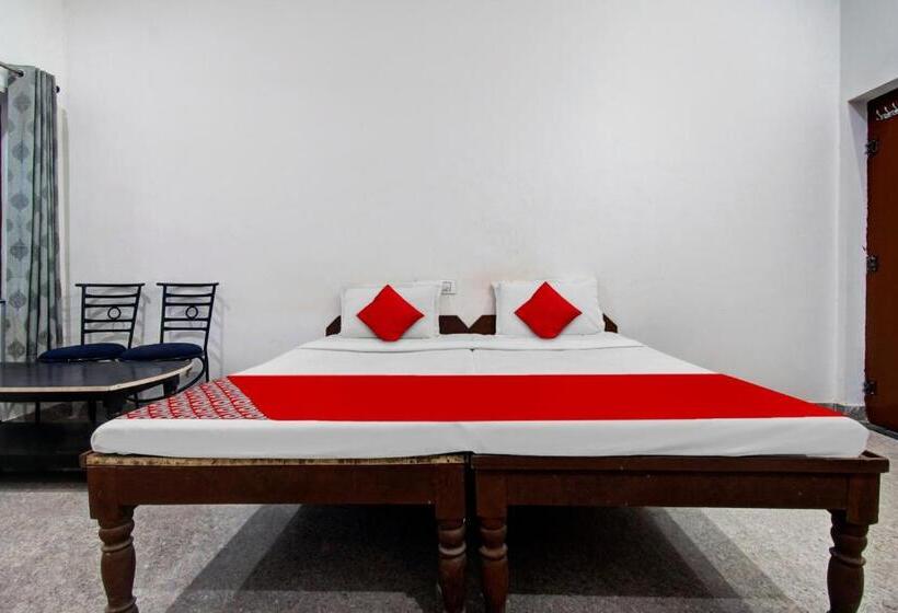 Quarto Triplo Clássico, Oyo Hotel Vishal