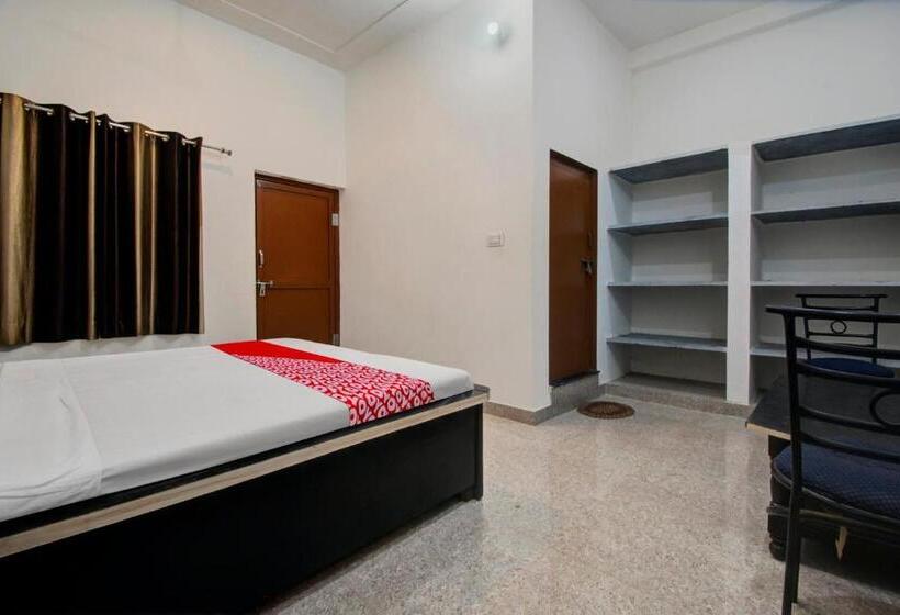 Quarto Triplo Clássico, Oyo Hotel Vishal