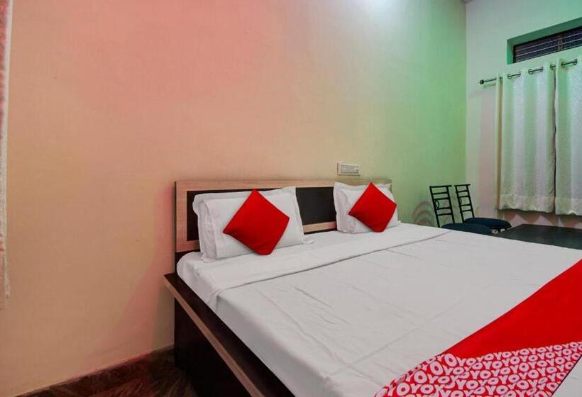 Quarto Triplo Clássico, Oyo Hotel Vishal