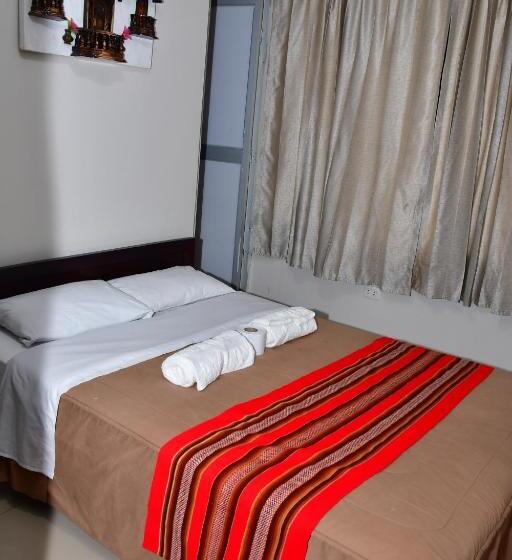 اتاق خانوادگی, Amazon Hosteleria