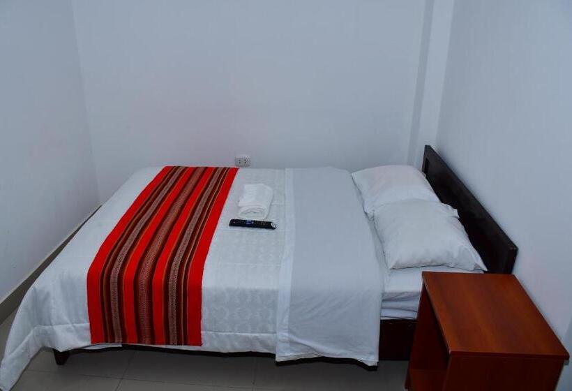 اتاق خانوادگی, Amazon Hosteleria