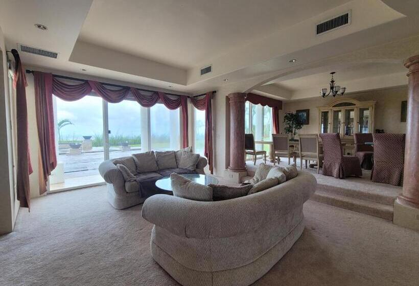 Номер Стандарт с Террасой, Guam Theo House