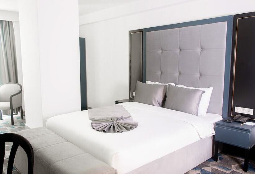سوییت جونیور, Shelter Inn Hotel & Spa