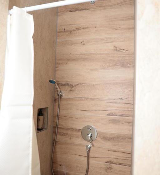 اتاق لوکس با بالکن, Swiss Apartmani