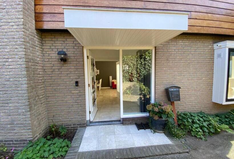 패밀리 룸, Bed And Breakfast Carma Arnhem