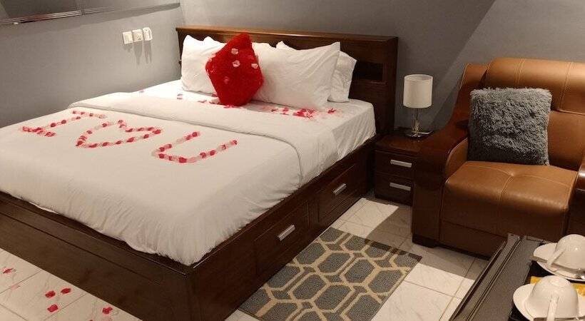 اتاق لوکس, Bella Ella Hotel & Event Center