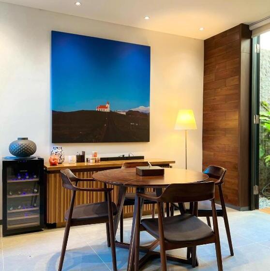 آپارتمان 2 خوابه, Field Villa