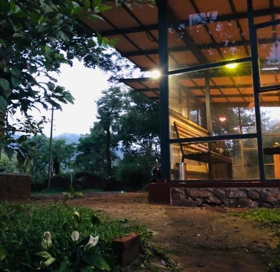 家庭间, Bob Danish Resorts