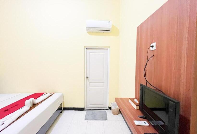 חדר סופריור, Reddoorz Near Makam Bung Karno Blitar