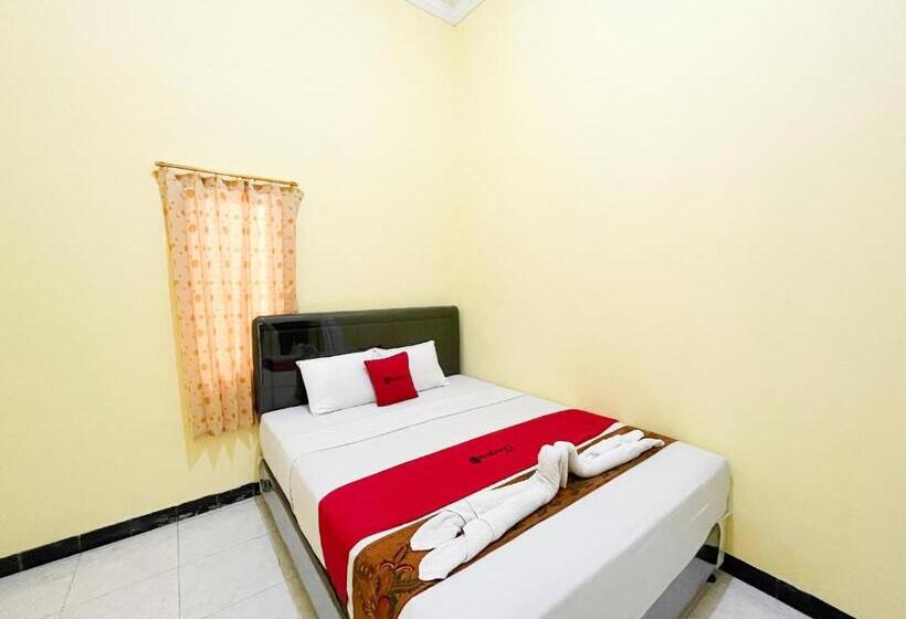 חדר סופריור, Reddoorz Near Makam Bung Karno Blitar