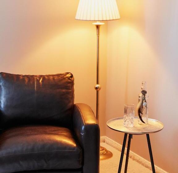 Номер Стандарт, Bnb Rauschenberg