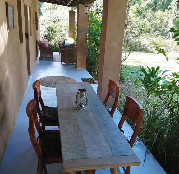 スタンダードルーム, Bushman S Pillow