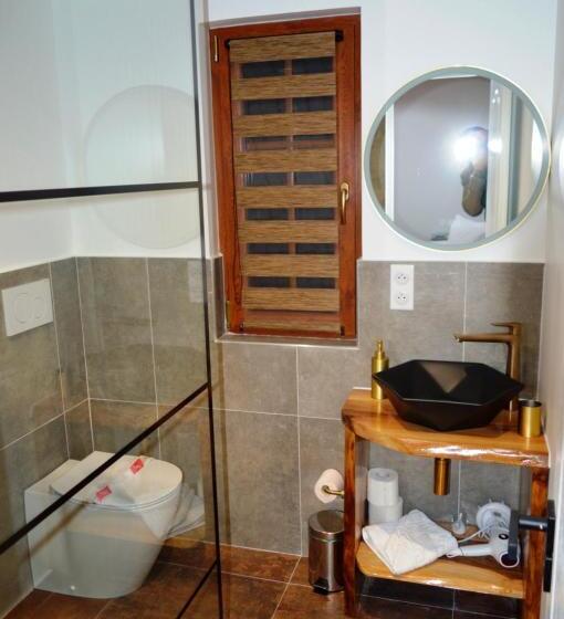 Семейный Номер, Casa Cu Magnolii