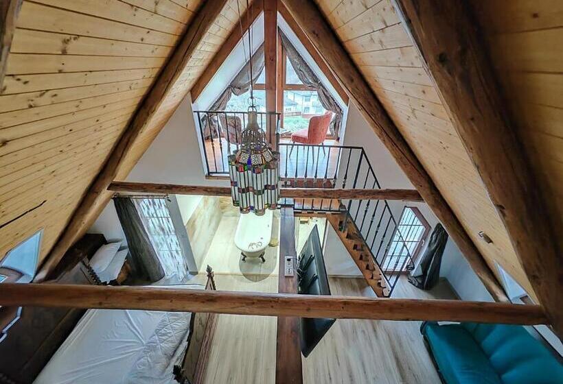 סוויטה עם מרפסת, Casa Cu Magnolii