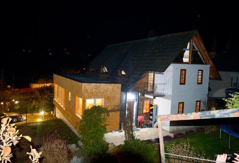 Люкс с Балконом, Casa Cu Magnolii