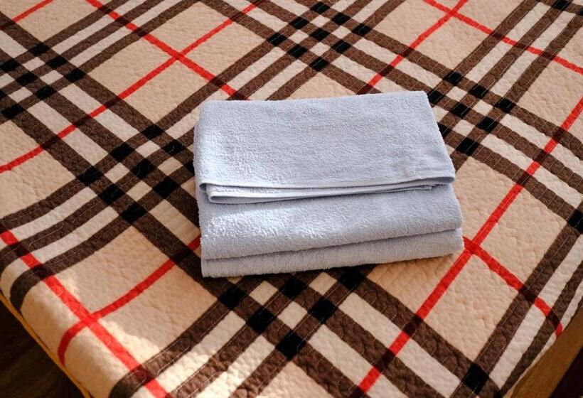 اتاق استاندارد چهار تخته, Khan