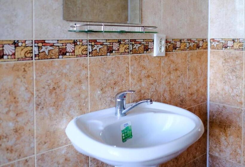 اتاق استاندارد چهار تخته, Khan