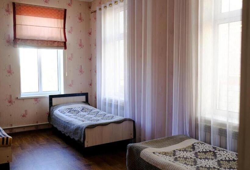 اتاق استاندارد چهار تخته, Khan