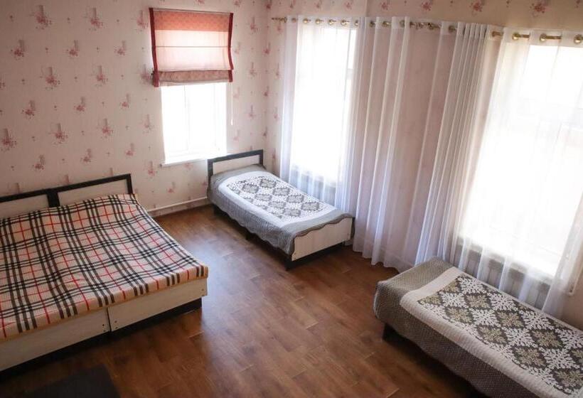 اتاق استاندارد چهار تخته, Khan