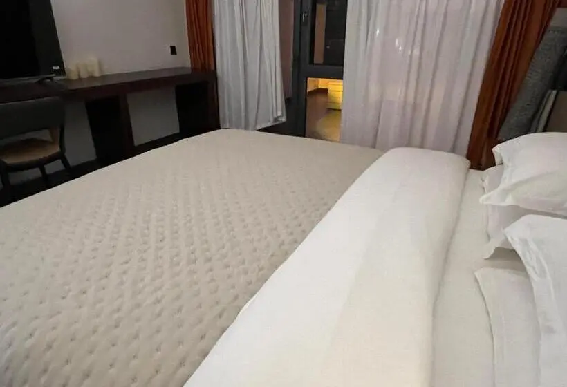 クイーンサイズベッドのスタンダードルーム, Phoenix Best River View B&b